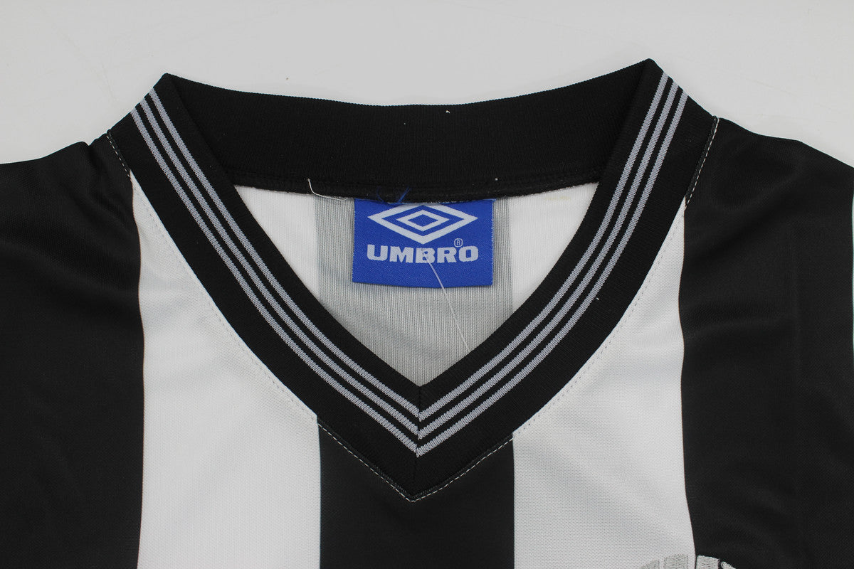 Camiseta retro de local del Newcastle 1983