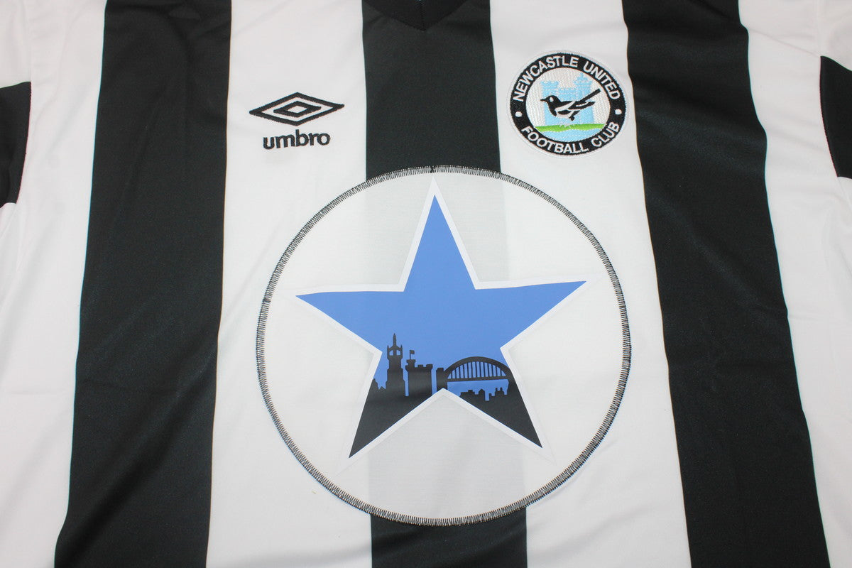 Camiseta retro de local del Newcastle 1980/1982