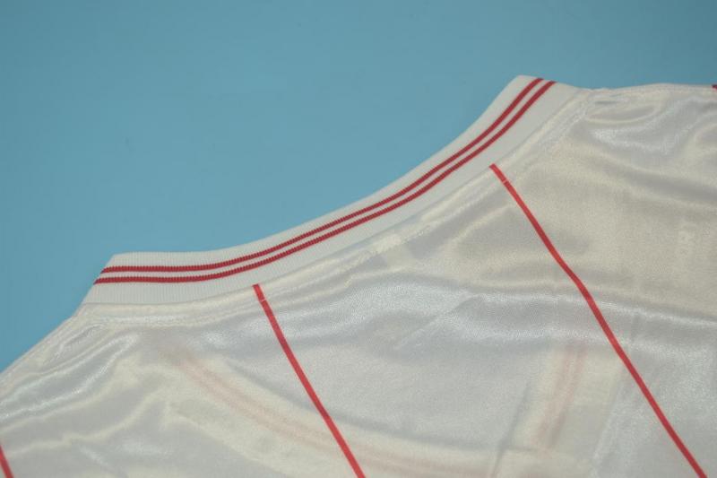 Camiseta retro de local del Aston Villa de 1982