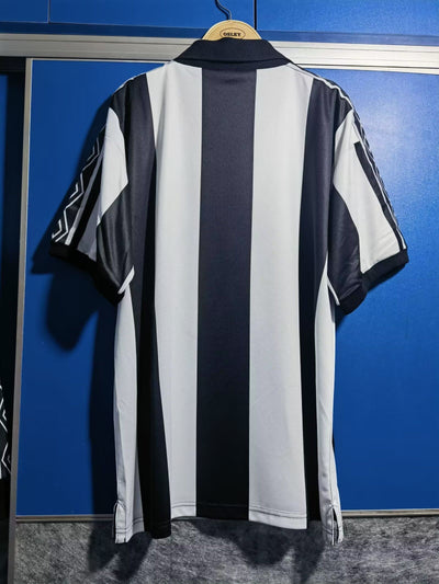 Camiseta retro de local del Newcastle 1980/1982