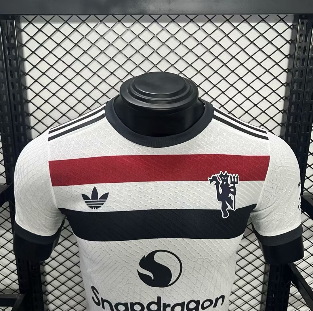 Camiseta de jugador del Manchester United (tercera equipación) 2024/2025