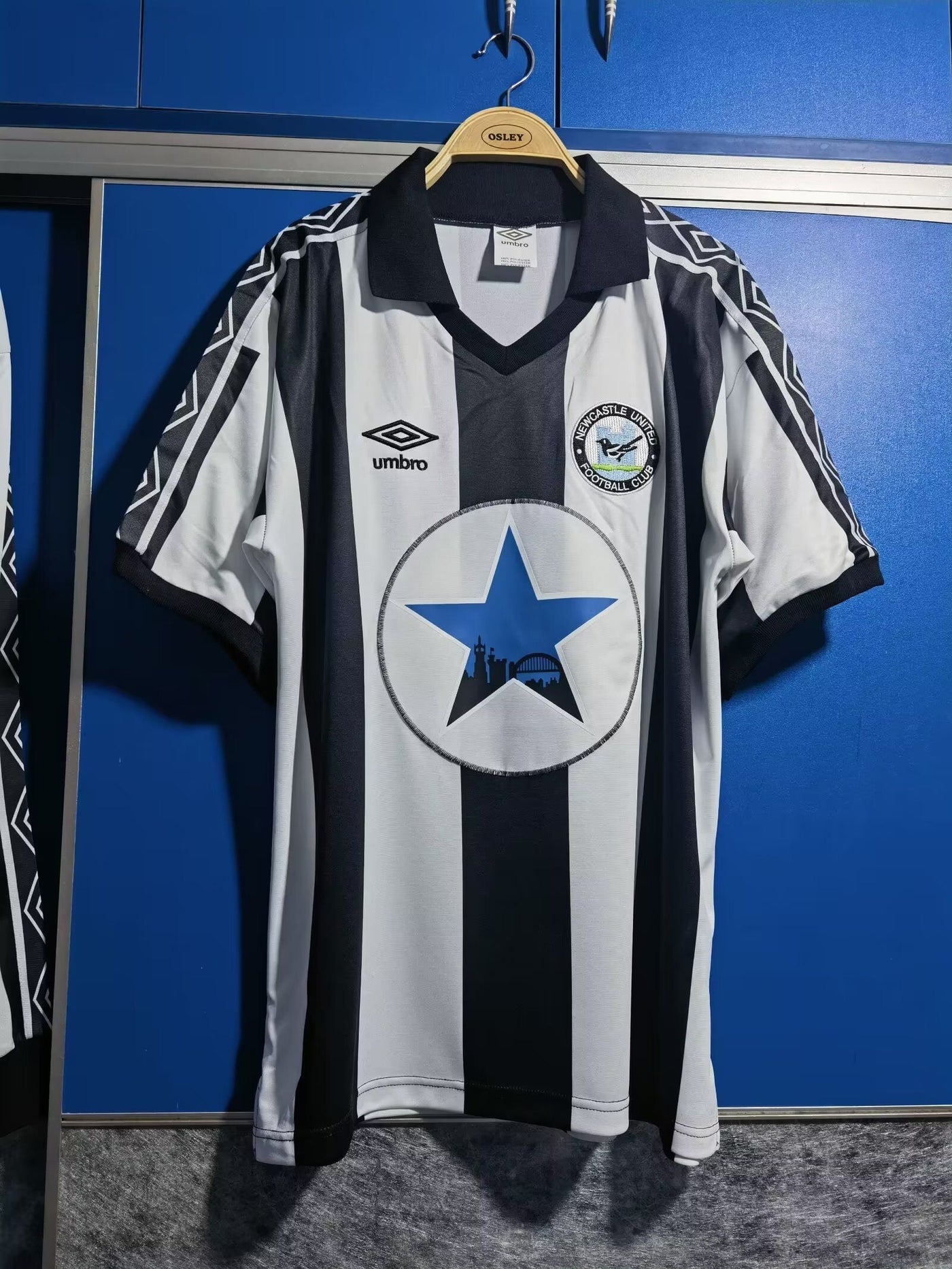 Camiseta retro de local del Newcastle 1980/1982