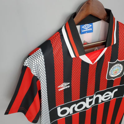 Camiseta retro de visitante del Manchester City 1994/96
