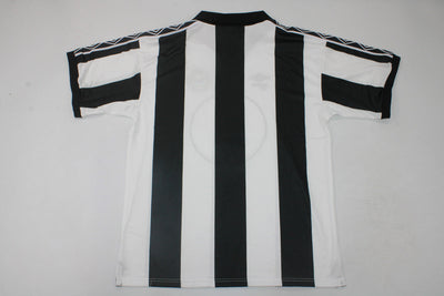 Camiseta retro de local del Newcastle 1980/1982