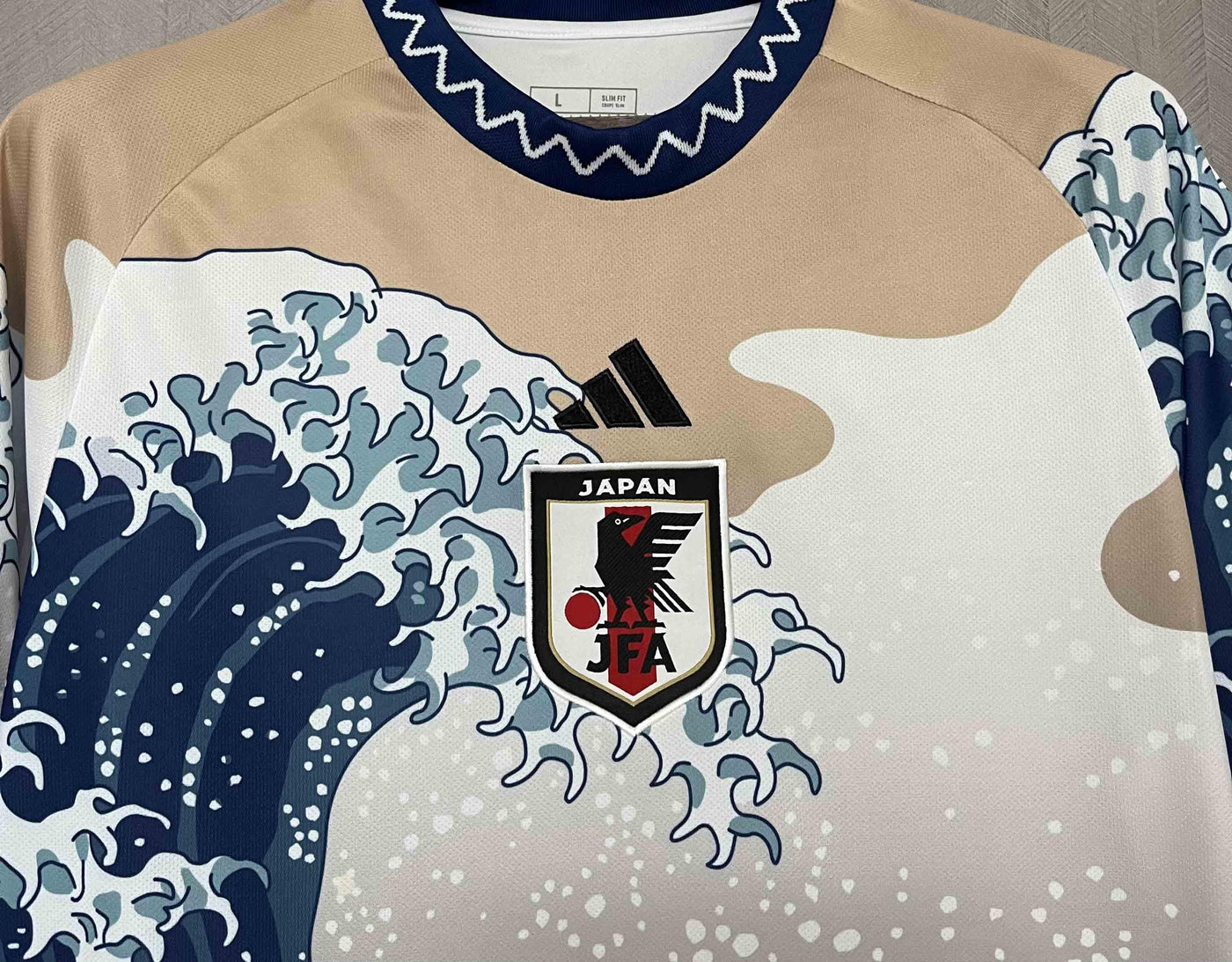 Camiseta de edición especial "Olas enormes" de Japón 2024