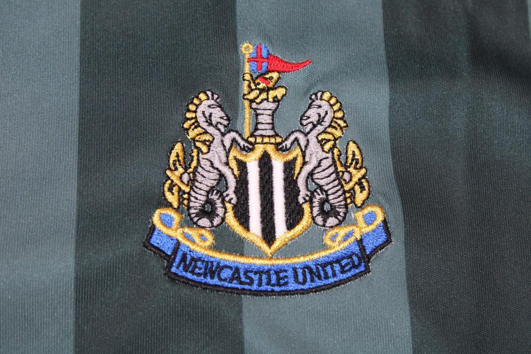 Camiseta retro de visitante del Newcastle 2005/2006