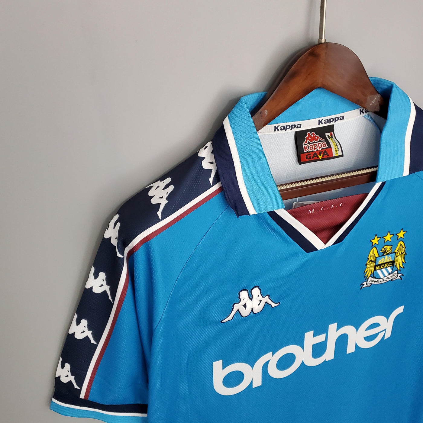 Camiseta retro local del Manchester City 1997/99