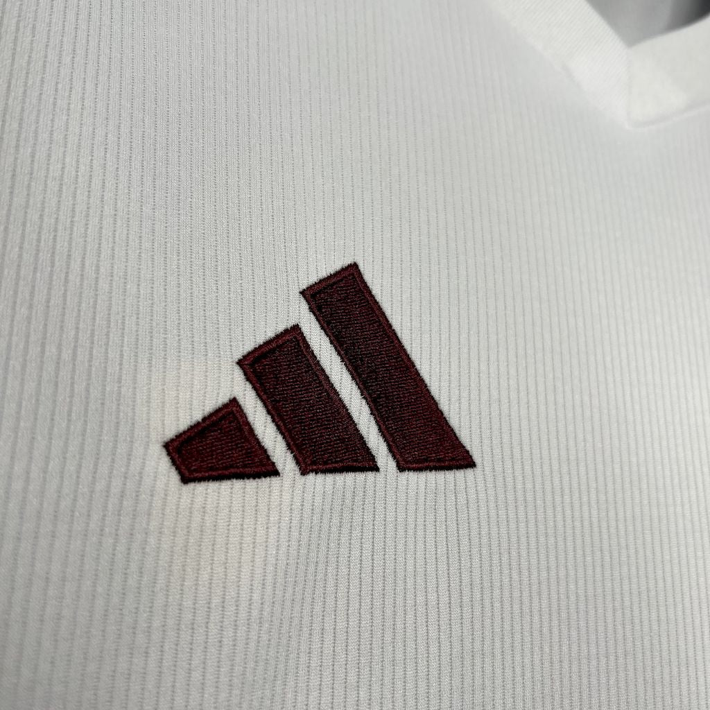Camiseta de visitante del Aston Villa 2024/2025