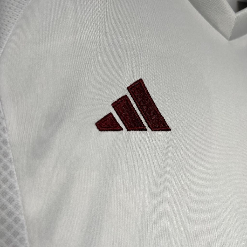 Camiseta de visitante del Aston Villa para niños 2024/2025