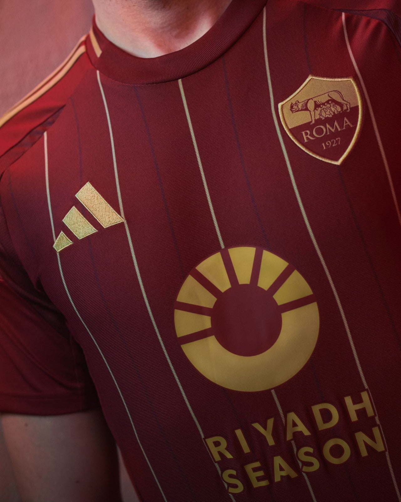 Camiseta local de la AS Roma 2024/2025