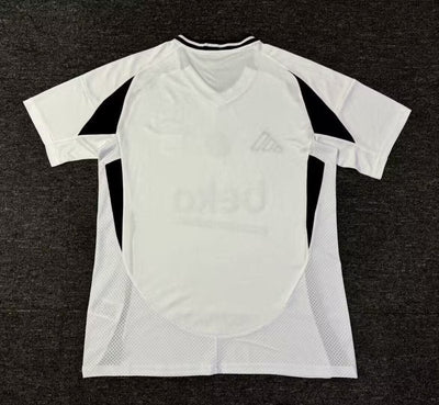 Camiseta Beşiktaş Primera 2024/2025 