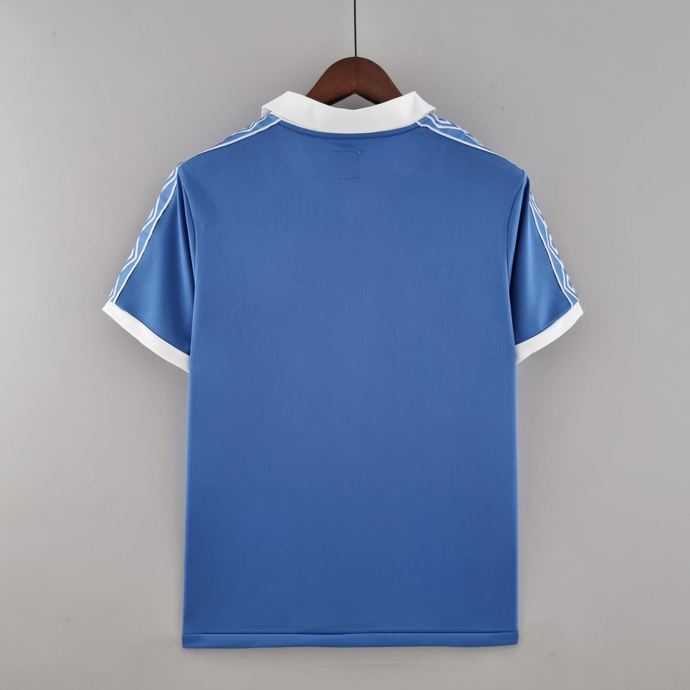 Camiseta retro local del Manchester City 1981/82