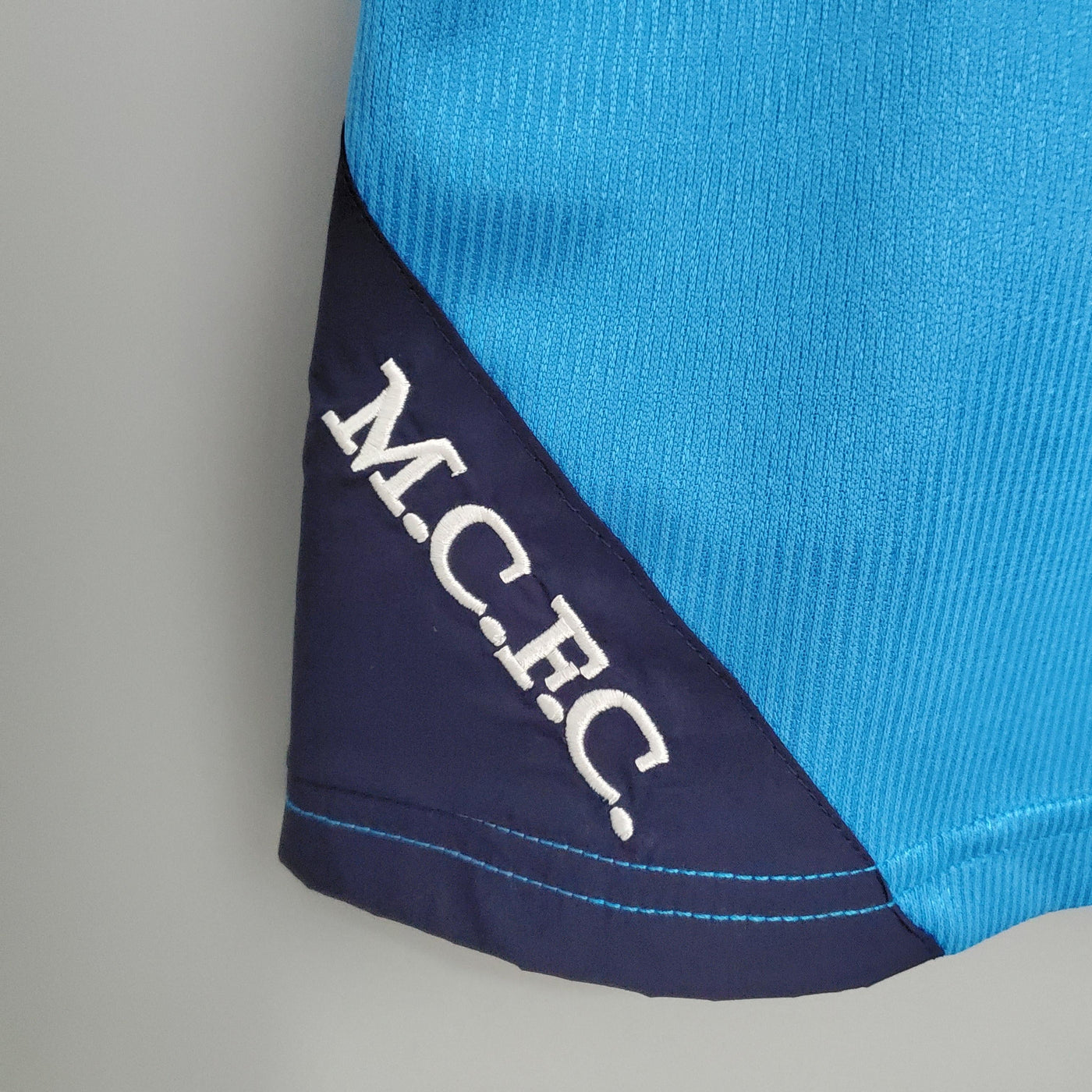 Camiseta retro de visitante del Manchester City 1999/2001