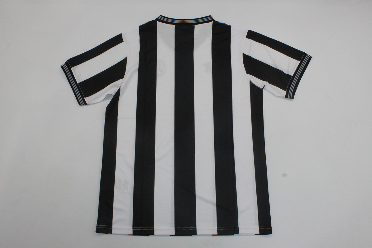 Camiseta retro de local del Newcastle 1983