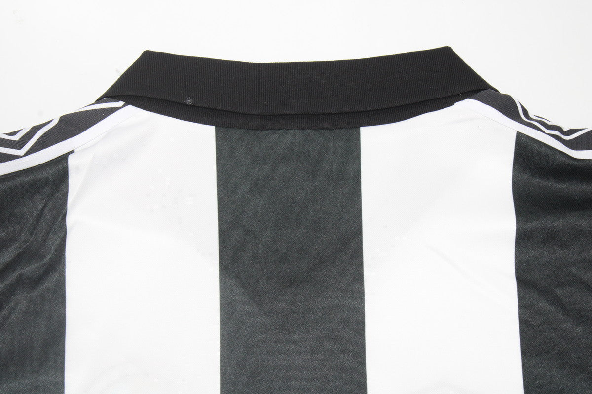 Camiseta retro de local del Newcastle 1980/1982
